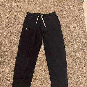 black sweatpants